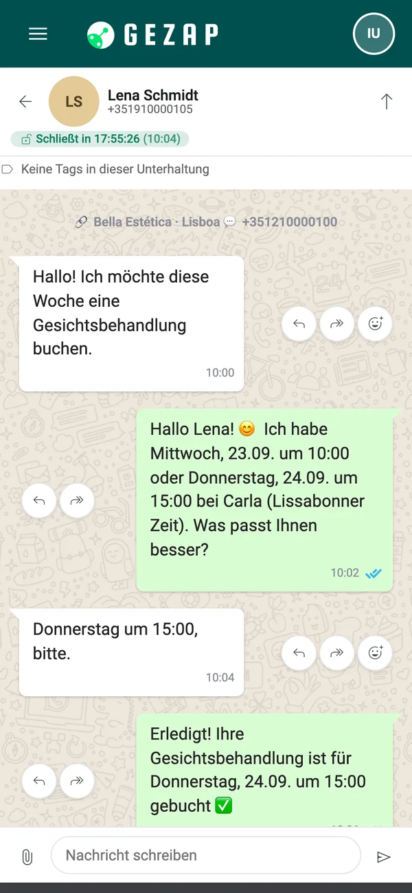 Mobiltelefon mit einem Gespräch, in dem die Kundin in ihrer Sprache schreibt und die KI-Rezeptionistin in derselben Sprache antwortet und den Termin bucht
